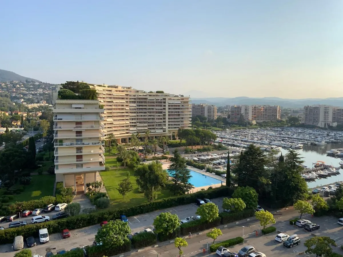 Apartmán Cannes Marina Residence Le Surcouf - Studio De 28M2 Au 10Eme Etage Avec Piscine, Terrasse, Parking, Vue Montagne Et Port : Mandelieu-La Napoule